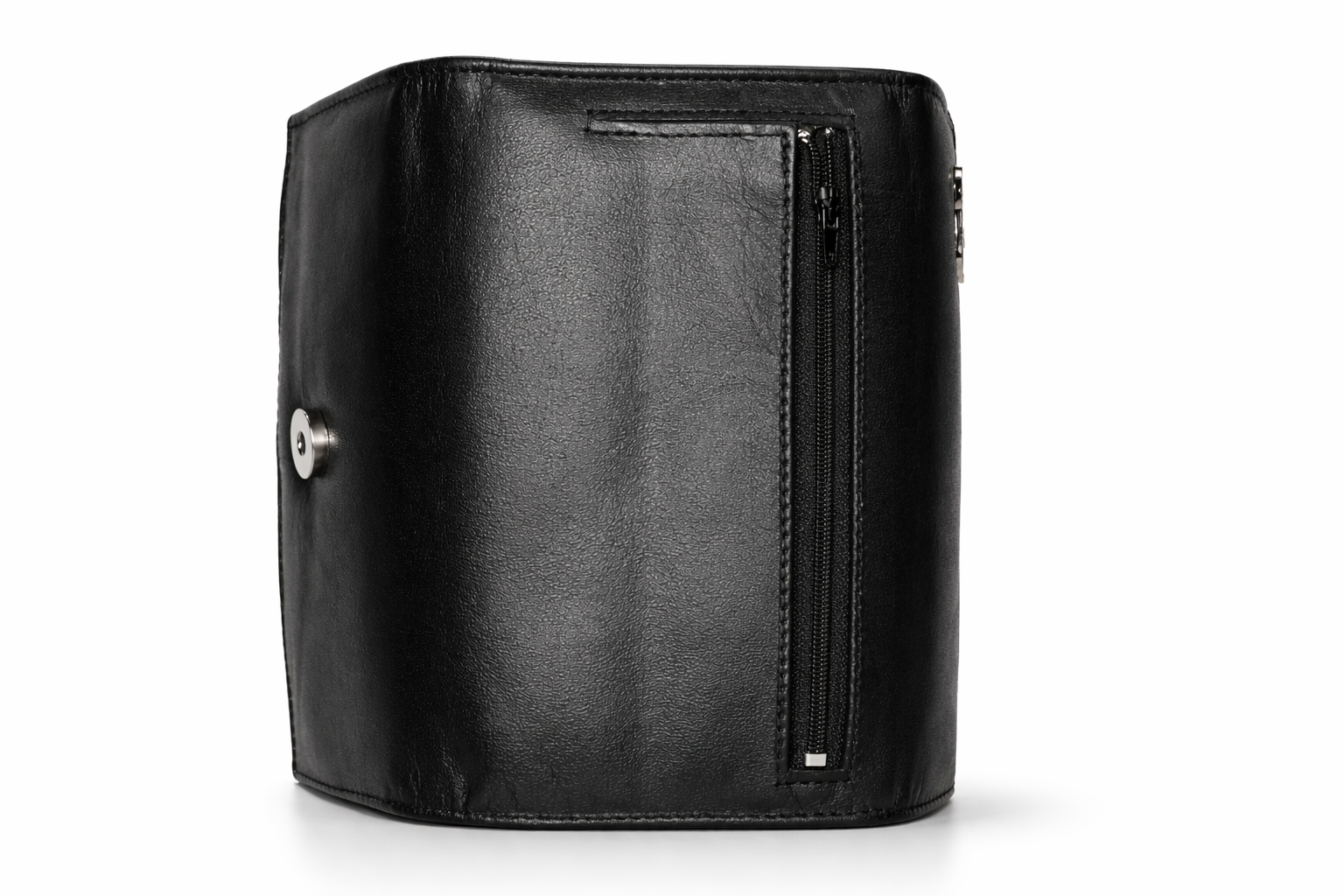Premium Aricio Mag Grande sleek black leather trifold wallet showcasing fine craftsmanship and minimalist design details