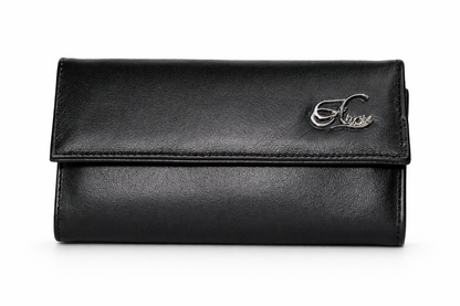 Premium Aricio Mag Grande black leather wallet front view showcasing fine leather texture and minimalist design details