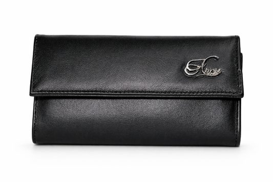 Premium Aricio Mag Grande black leather wallet front view showcasing fine leather texture and minimalist design details