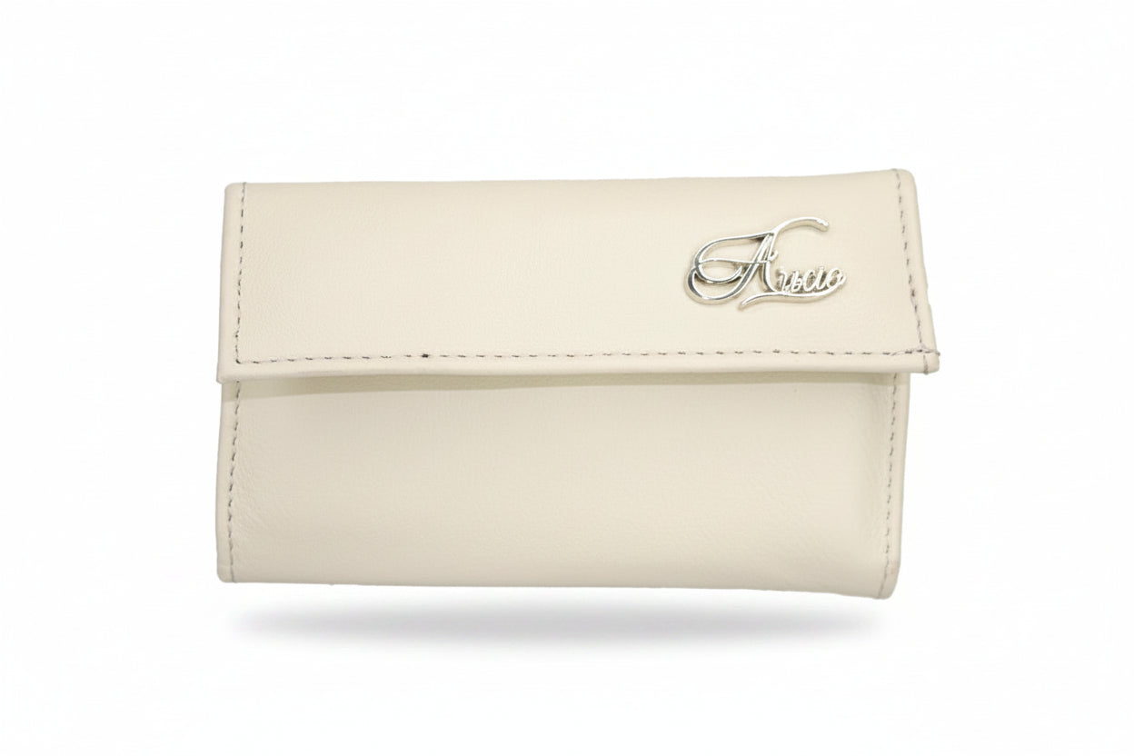 Premium Aricio Mag Native Ivory leather wallet front view showcasing fine craftsmanship and minimalist desig