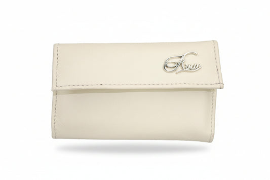 Premium Aricio Mag Native Ivory leather wallet front view showcasing fine craftsmanship and minimalist desig